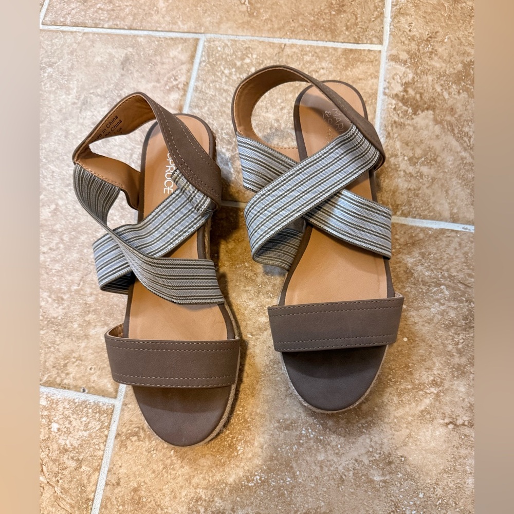 Market & Spruce‎ Brown and Gray Slip-On Sandals with Ribbed Straps